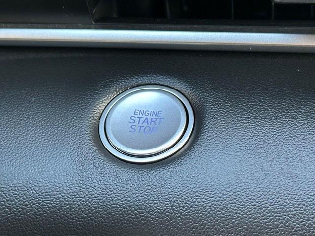 Photo of 2025 Gray Pearl Hyundai ELANTRA HEV