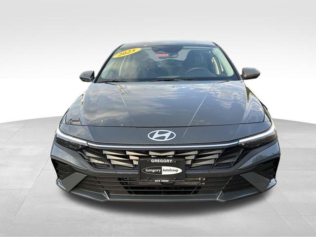 Photo of 2025 Gray Pearl Hyundai ELANTRA HEV