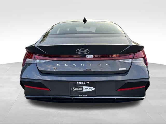 Photo of 2025 Gray Pearl Hyundai ELANTRA HEV