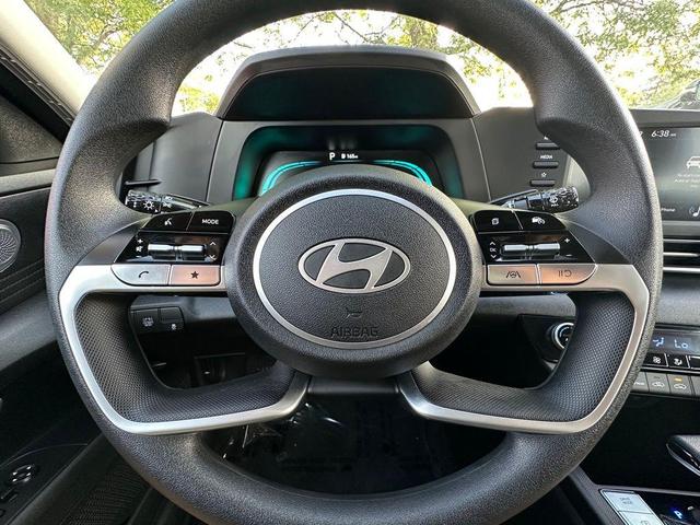 Photo of 2025 Gray Pearl Hyundai ELANTRA HEV
