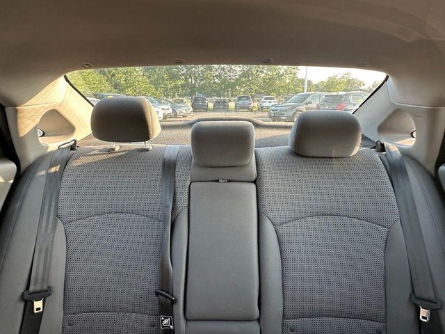 Photo of 2012 Radiant Silver Metallic Hyundai SONATA