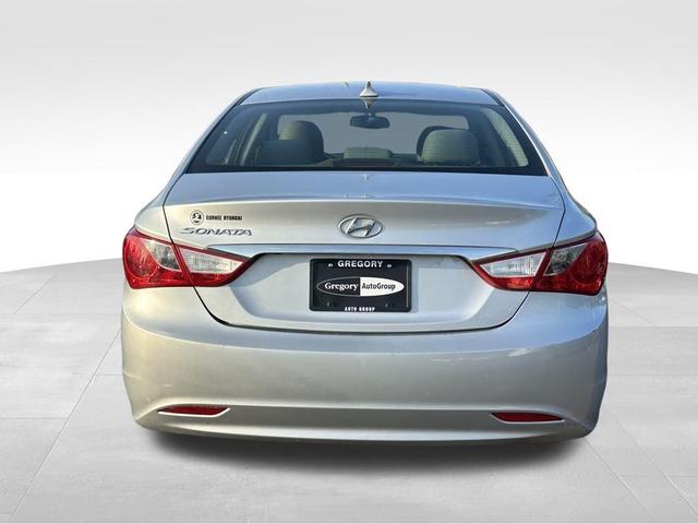 Photo of 2012 Radiant Silver Metallic Hyundai SONATA