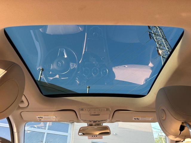 Photo of 2018 Polar White Mercedes-Benz GLC 300