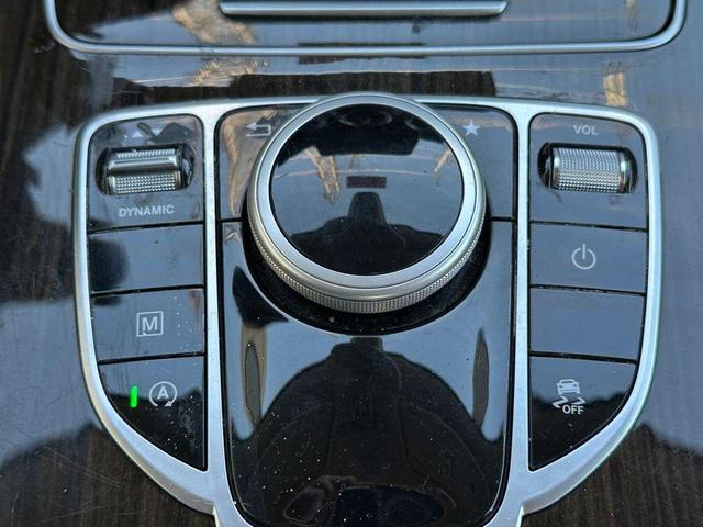 Photo of 2018 Polar White Mercedes-Benz GLC 300