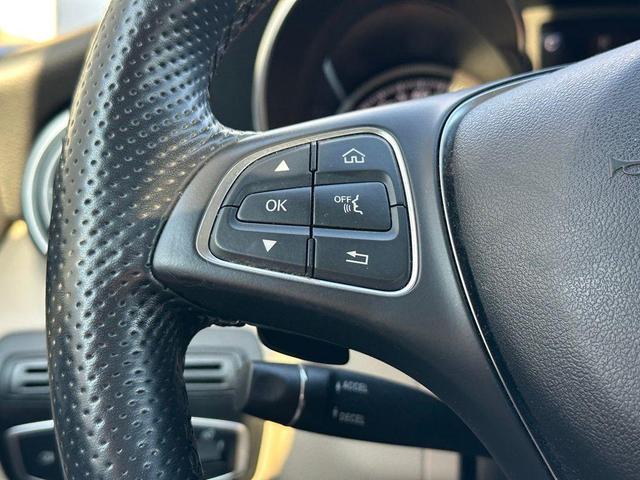 Photo of 2018 Polar White Mercedes-Benz GLC 300