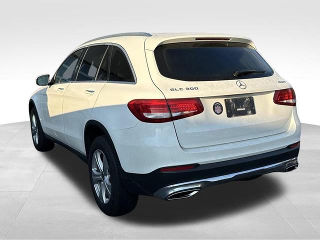 Photo of 2018 Polar White Mercedes-Benz GLC 300