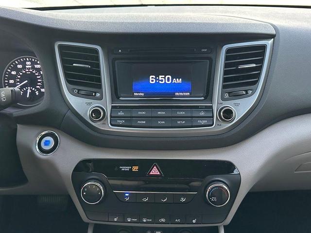 Photo of 2016 Chromium Silver Hyundai TUCSON