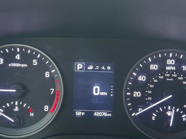 Photo of 2016 Chromium Silver Hyundai TUCSON