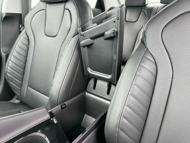 Photo of 2025 White Hyundai ELANTRA HEV