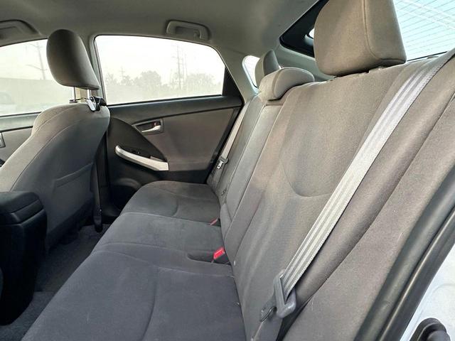 Photo of 2015 White Toyota Prius