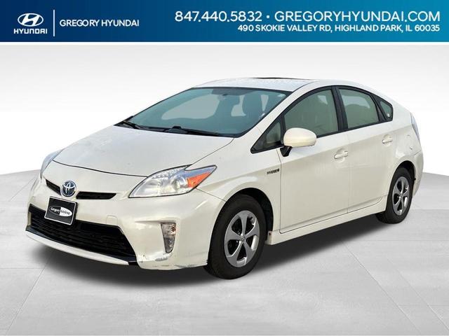 Photo of 2015 White Toyota Prius