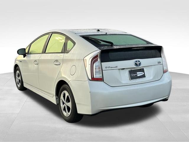 Photo of 2015 White Toyota Prius