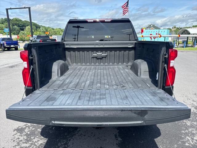 Photo of 2022 Black Chevrolet Silverado 1500