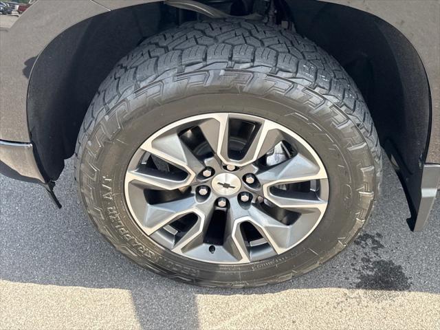 Photo of 2022 Black Chevrolet Silverado 1500