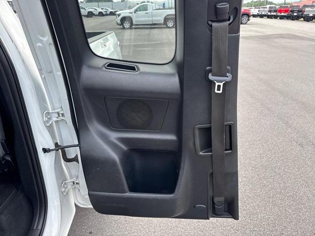 Photo of 2016 Super White Toyota Tacoma