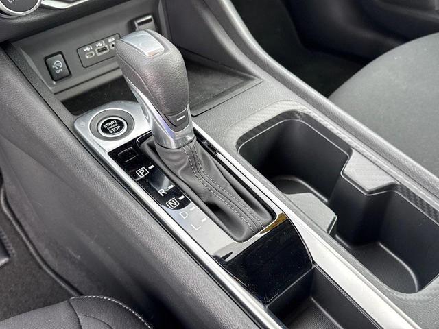 Photo of 2025 Aspen White Tricoat Nissan Sentra
