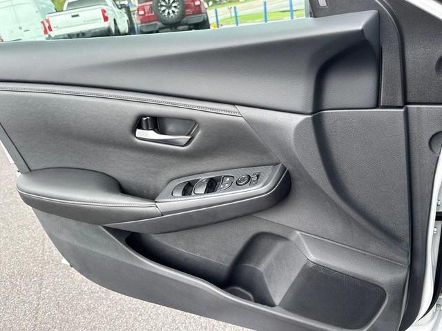 Photo of 2025 Aspen White Tricoat Nissan Sentra