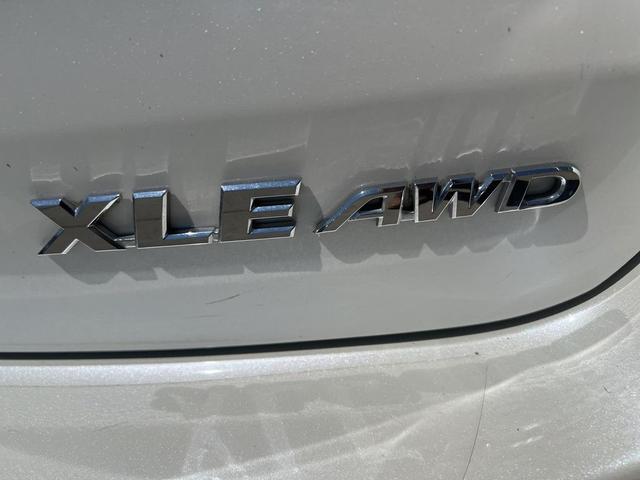 Photo of 2019 Blizzard Pearl Toyota Highlander