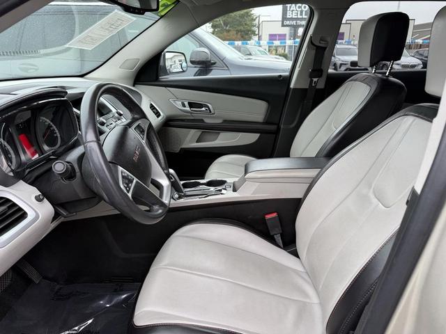 Photo of 2015 Champagne Silver Metallic GMC Terrain