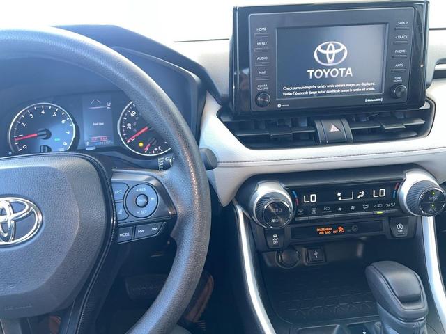 Photo of 2021 Super White Toyota RAV4
