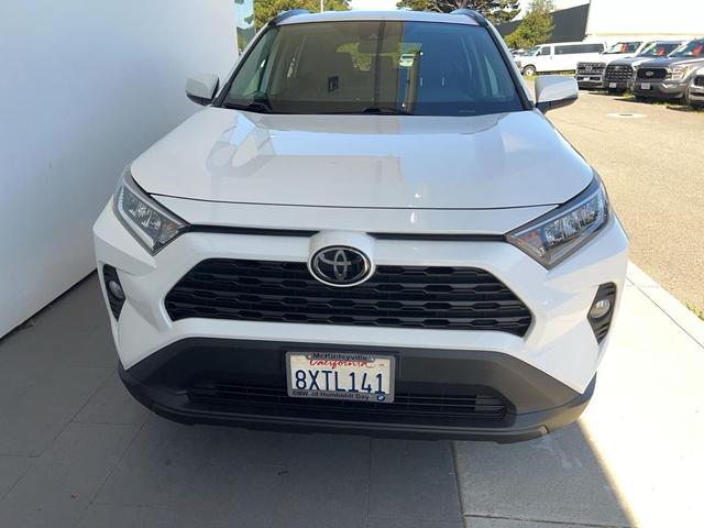 Photo of 2021 Super White Toyota RAV4
