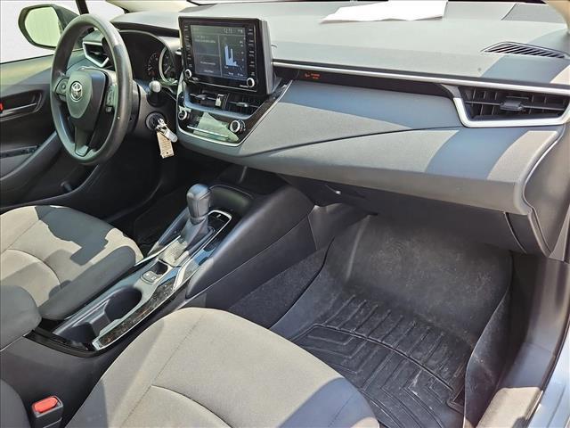 Photo of 2022 Classic Silver Metallic Toyota Corolla