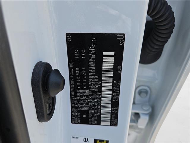 Photo of 2024 Wind Chill Pearl Toyota Corolla Cross
