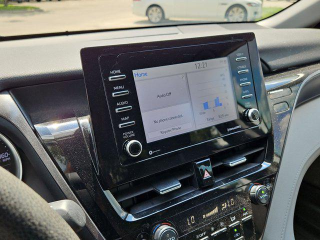 Photo of 2022 White Toyota Camry
