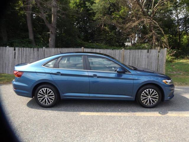 Photo of 2019 Blue Silk Metallic Volkswagen Jetta