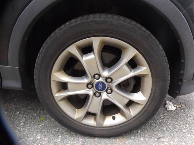 Photo of 2013 Tuxedo Black Ford Escape