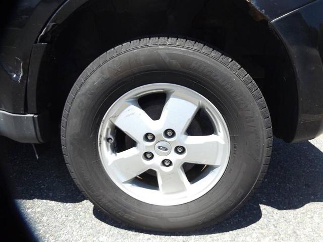 Photo of 2011 Tuxedo Black Metallic Ford Escape