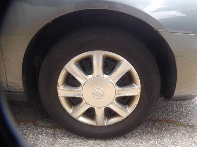 Photo of 2005 Steelmist Metallic Buick LaCrosse