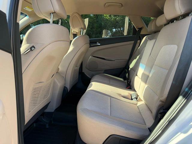 Photo of 2016 White Hyundai TUCSON