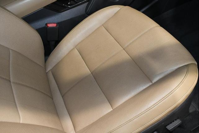 Photo of 2022 Everlasting Silver Kia Telluride