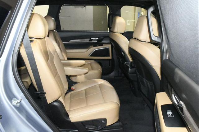Photo of 2022 Everlasting Silver Kia Telluride