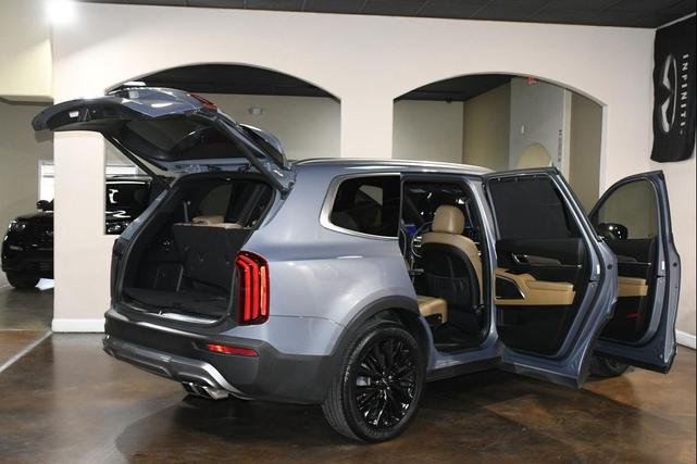 Photo of 2022 Everlasting Silver Kia Telluride