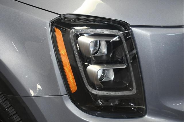 Photo of 2022 Everlasting Silver Kia Telluride