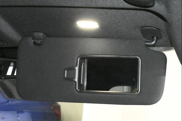 Photo of 2022 Everlasting Silver Kia Telluride