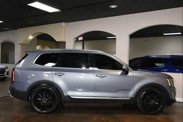 Photo of 2022 Everlasting Silver Kia Telluride