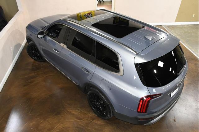 Photo of 2022 Everlasting Silver Kia Telluride