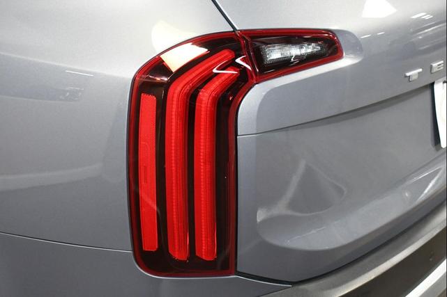 Photo of 2022 Everlasting Silver Kia Telluride
