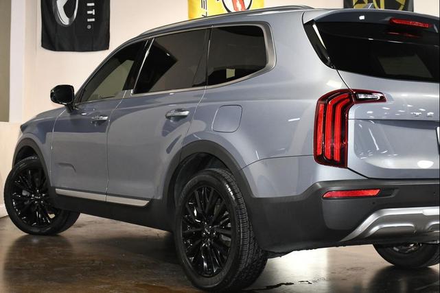Photo of 2022 Everlasting Silver Kia Telluride