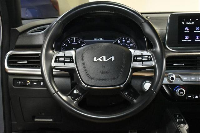 Photo of 2022 Everlasting Silver Kia Telluride