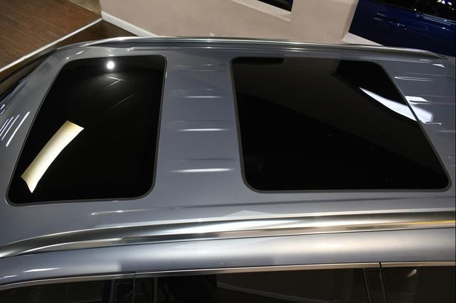 Photo of 2022 Everlasting Silver Kia Telluride