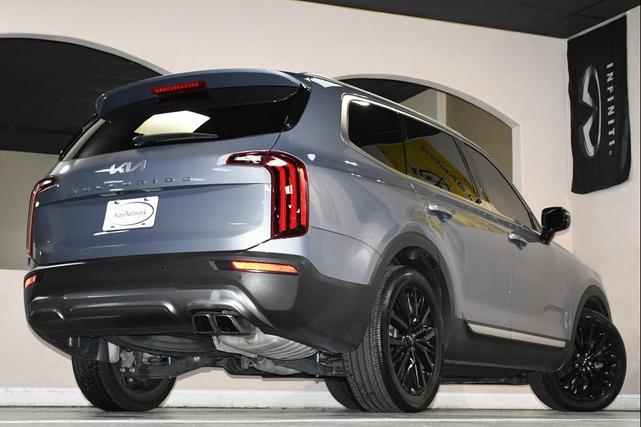Photo of 2022 Everlasting Silver Kia Telluride