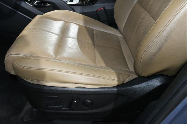 Photo of 2022 Everlasting Silver Kia Telluride