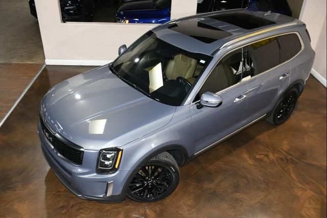 Photo of 2022 Everlasting Silver Kia Telluride