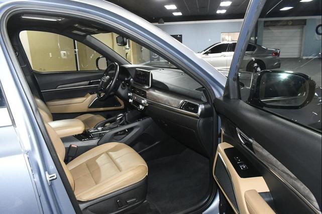 Photo of 2022 Everlasting Silver Kia Telluride