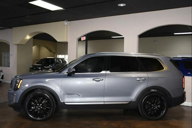 Photo of 2022 Everlasting Silver Kia Telluride