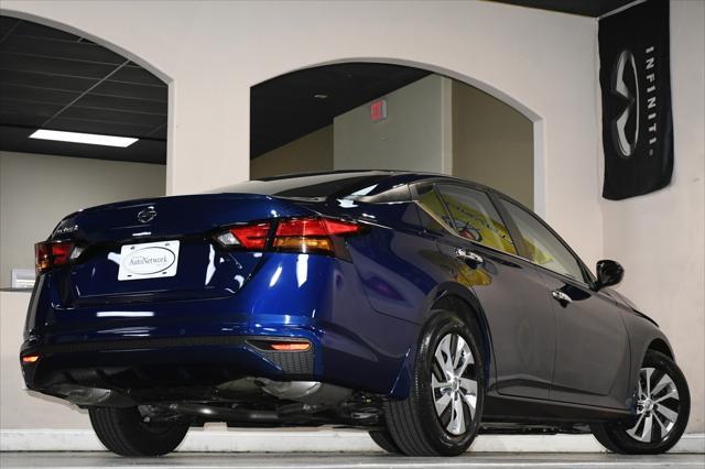 Photo of 2021 Deep Blue Pearl Nissan Altima